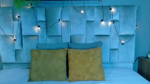 Snapshot of miaanderson__ chatting on May 14, 2026, 12:23 pm miaanderson__ online show from May 14, 2026, 12:23 pm