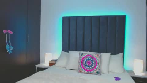 miaandnaty1 online show from January 1, 2025, 9:28 am