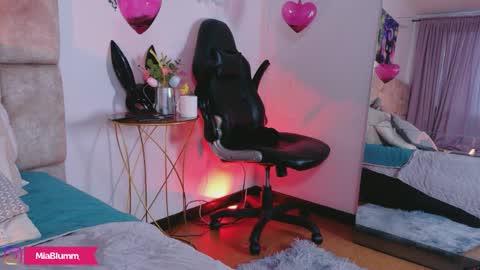 miablumm_ online show from March 31, 2026, 10:10 pm