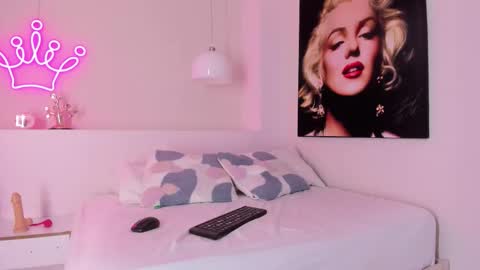 Snapshot of miabrown_gh chatting on November 27, 2025, 11:45 am Mia online show from November 27, 2025, 11:45 am