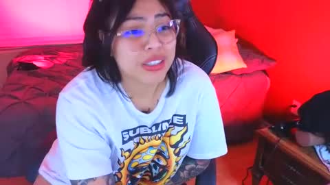 Mia online show from December 24, 2024, 7:28 am