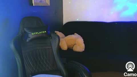 Mia online show from September 21, 2025, 12:01 am