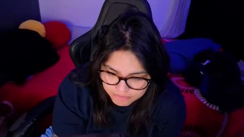 Mia online show from March 29, 2026, 2:22 am