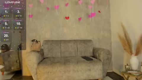 miacooper online show from February 19, 2025, 12:22 pm