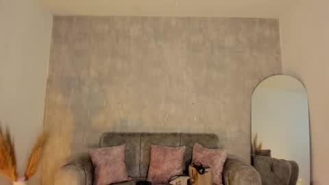 miacooper online show from February 21, 2025, 12:28 pm