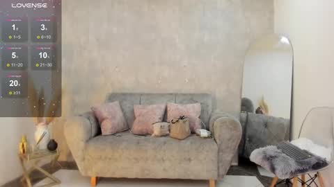 miacooper online show from March 4, 2025, 12:33 pm