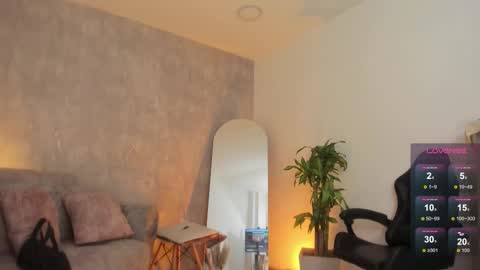 miacooper online show from September 28, 2025, 12:21 pm