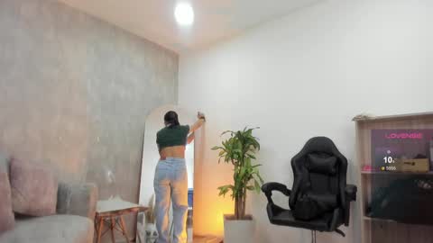 miacooper online show from October 4, 2025, 12:14 pm