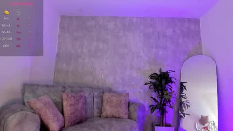 miacooper online show from November 17, 2025, 12:11 pm