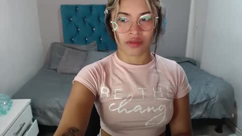 miacumgirl online show from March 20, 2026, 12:32 pm