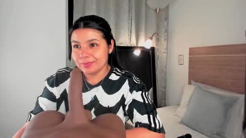 IG Yojanagomez  online show from March 7, 2025, 3:40 am