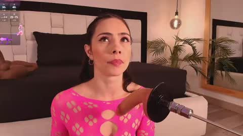 Mia online show from April 25, 2026, 11:35 am