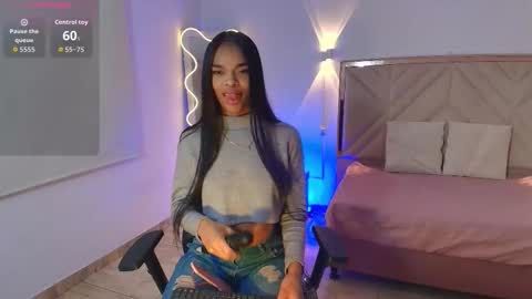 Mia online show from October 3, 2025, 3:03 am