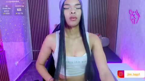 Mia online show from November 5, 2025, 3:06 am