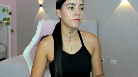 Mia Gomez online show from March 4, 2025, 12:33 pm