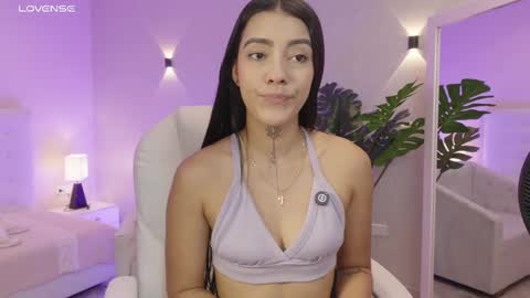 Mia Gomez online show from September 17, 2025, 1:24 pm