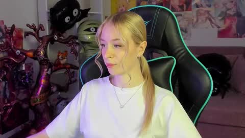 Mia online show from October 29, 2025, 6:20 pm