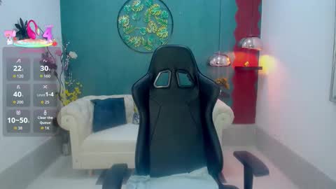 miagreys1 online show from December 4, 2025, 11:19 am