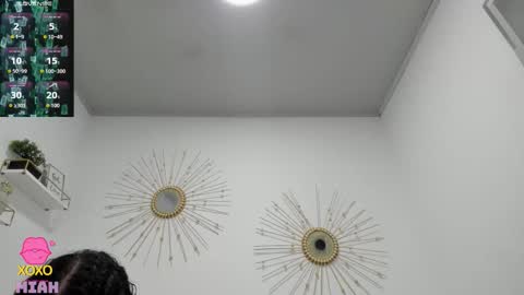 Miah Collins online show from November 19, 2025, 11:21 am