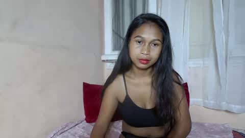 miah_land online show from February 17, 2025, 5:25 am