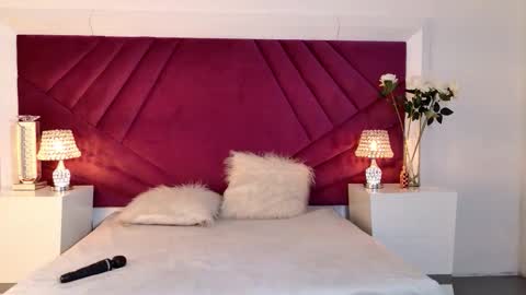 miahantonelli online show from March 26, 2026, 8:03 pm