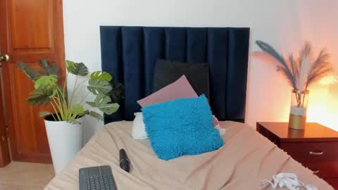 Snapshot of miahertz chatting on September 16, 2025, 3:40 am miahertz online show from September 16, 2025, 3:40 am