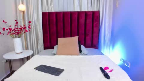 Snapshot of miahertz chatting on October 22, 2025, 12:16 pm miahertz online show from October 22, 2025, 12:16 pm