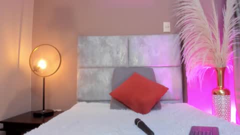 Snapshot of miahertz chatting on November 26, 2025, 1:06 am miahertz online show from November 26, 2025, 1:06 am