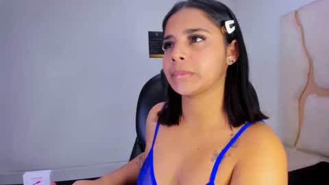 miahsex69 online show from November 12, 2025, 3:18 am