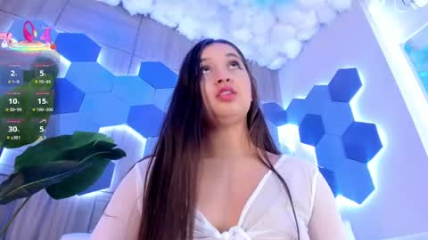 Mia  online show from September 25, 2025, 3:54 am