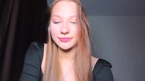 milanaaaa online show from February 12, 2025, 9:54 pm