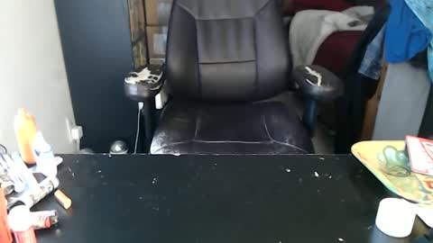 Mark online show from October 3, 2025, 5:54 pm