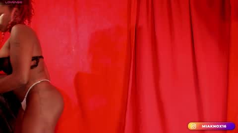 Snapshot of miaknox chatting on May 19, 2026, 12:05 am Mia online show from May 19, 2026, 12:05 am