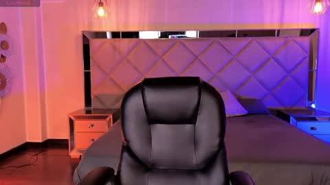 Snapshot of mialaurence_ chatting on June 8, 2026, 7:47 pm Call me Mia online show from June 8, 2026, 7:47 pm
