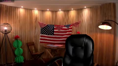 Snapshot of mialaurence_ chatting on July 4, 2026, 7:09 pm Call me Mia online show from July 4, 2026, 7:09 pm