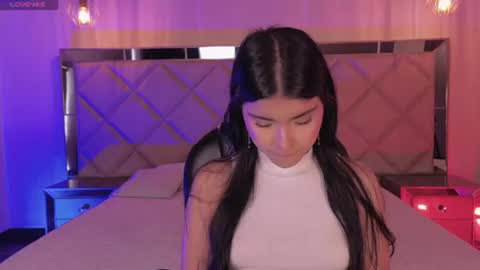 Snapshot of mialaurence_ chatting on July 8, 2026, 7:29 pm Call me Mia online show from July 8, 2026, 7:29 pm