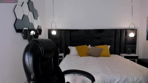 Snapshot of mialaurence_ chatting on July 12, 2026, 5:04 pm Call me Mia online show from July 12, 2026, 5:04 pm