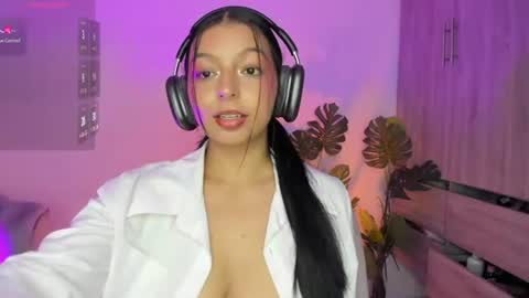 Snapshot of mialove_sweet chatting on July 30, 2026, 12:53 am Mia Fernandez online show from July 30, 2026, 12:53 am