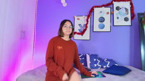 Mia online show from December 22, 2024, 10:04 pm