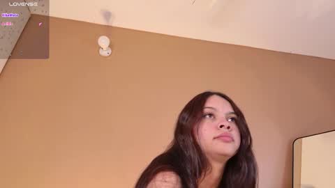 Mia online show from February 10, 2026, 7:07 pm