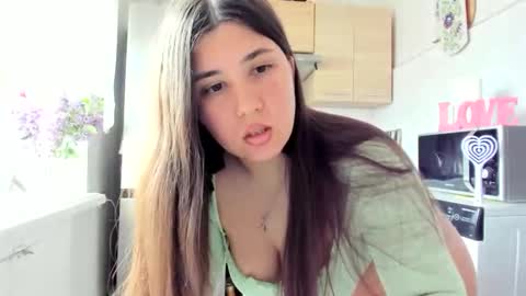 MiaMarrone online show from May 10, 2026, 1:38 pm