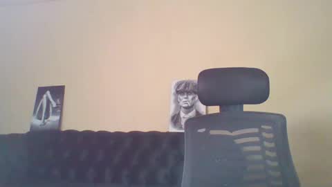 Muffin online show from April 19, 2026, 1:27 am