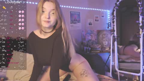 Mia online show from February 27, 2025, 4:32 pm