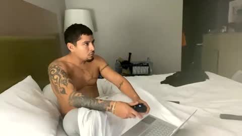 miamiclos1 online show from January 22, 2025, 9:57 am