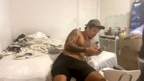 miamiclos1 online show from November 9, 2025, 12:58 pm