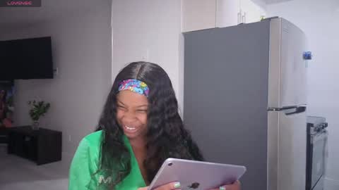 Snapshot of miamiworld chatting on April 21, 2026, 2:51 am MiamiWorld online show from April 21, 2026, 2:51 am