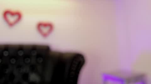 Snapshot of miamontoya chatting on February 20, 2025, 11:54 pm Mia   -5 7001400 Follow  online show from February 20, 2025, 11:54 pm