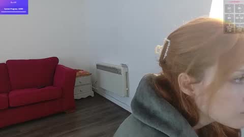 miamoon123 online show from November 18, 2025, 2:32 pm