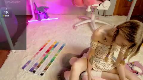 MiaMoon online show from June 13, 2026, 1:42 pm