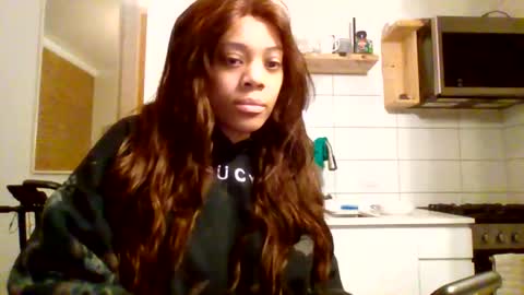 MiaMuffn online show from April 7, 2026, 9:10 am